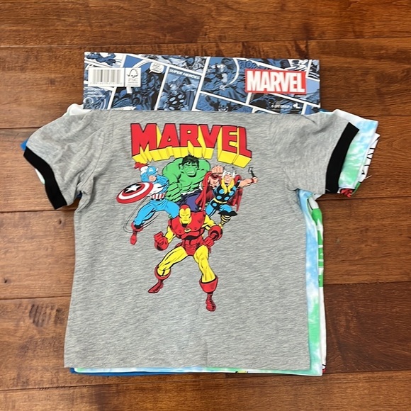 4 Pack Tee Marvel Size 4T - Picture 2 of 7